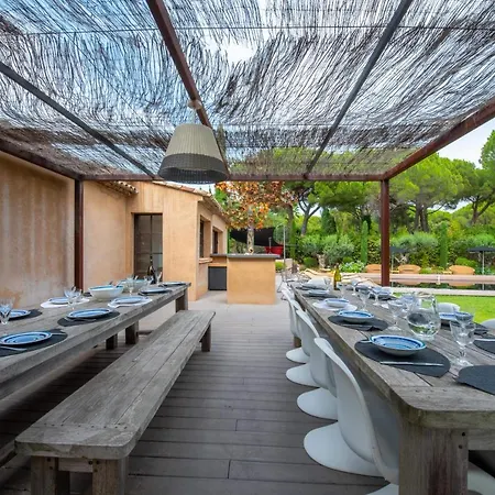 Amazing 10 Guests With Poll, Saint-tropez